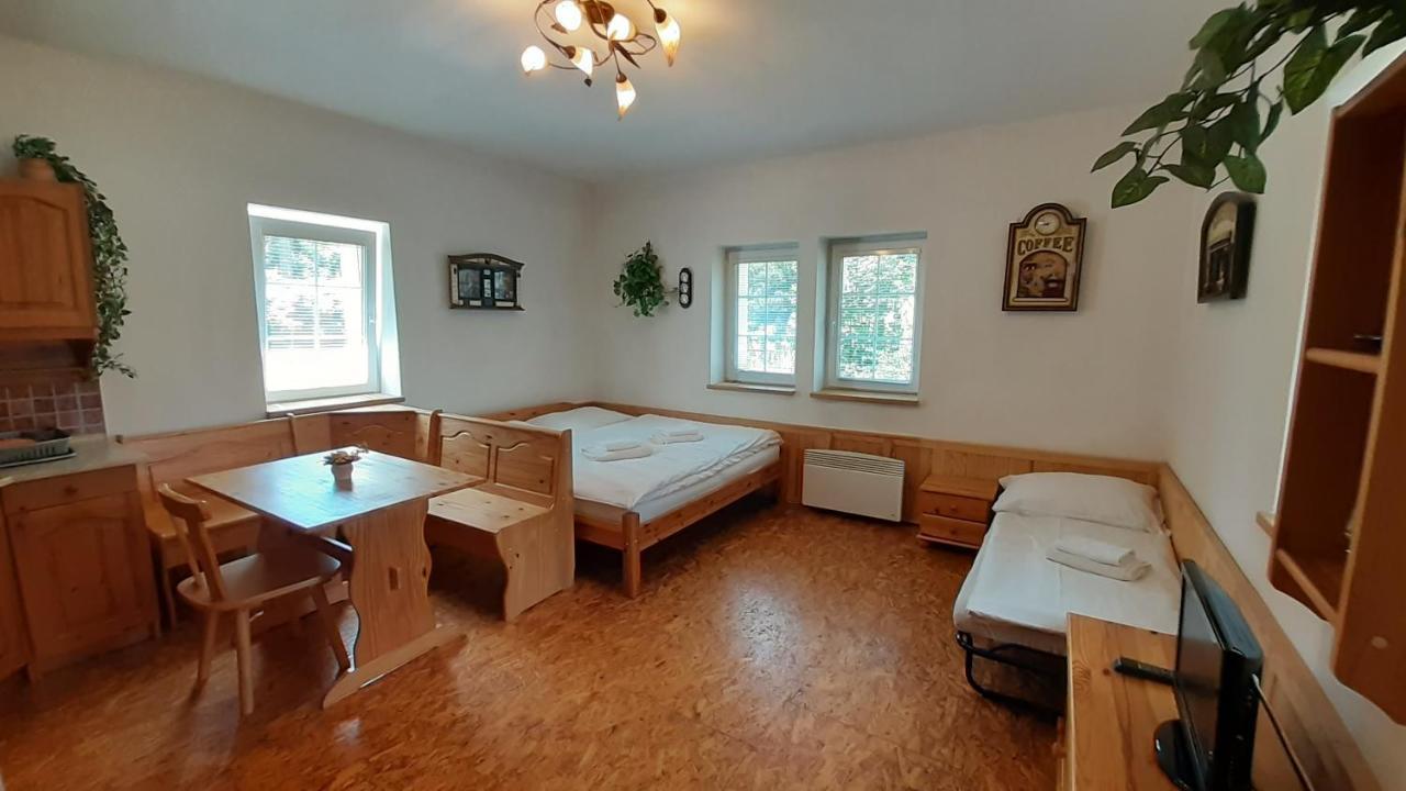 Resort Chribska Apartmany Adri Exteriör bild