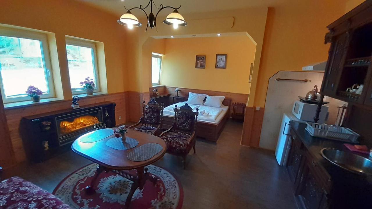 Resort Chribska Apartmany Adri Exteriör bild