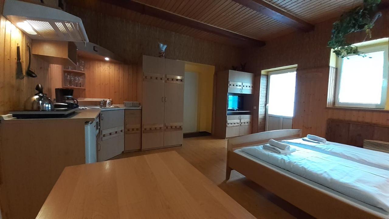 Resort Chribska Apartmany Adri Exteriör bild